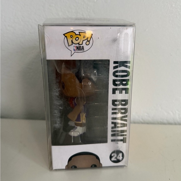 Funko Pop NBA Lakers Figure - Purple and Yellow - Picture 5 of 5